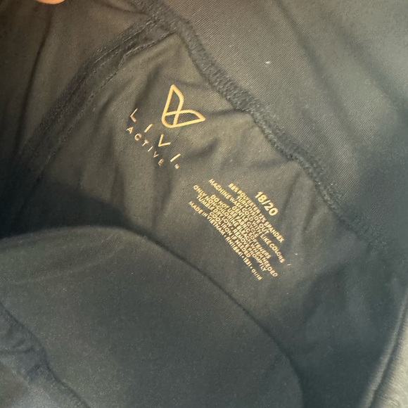 LIVI Active Capri Leggings Plus Size 18/20. - Picture 3 of 3